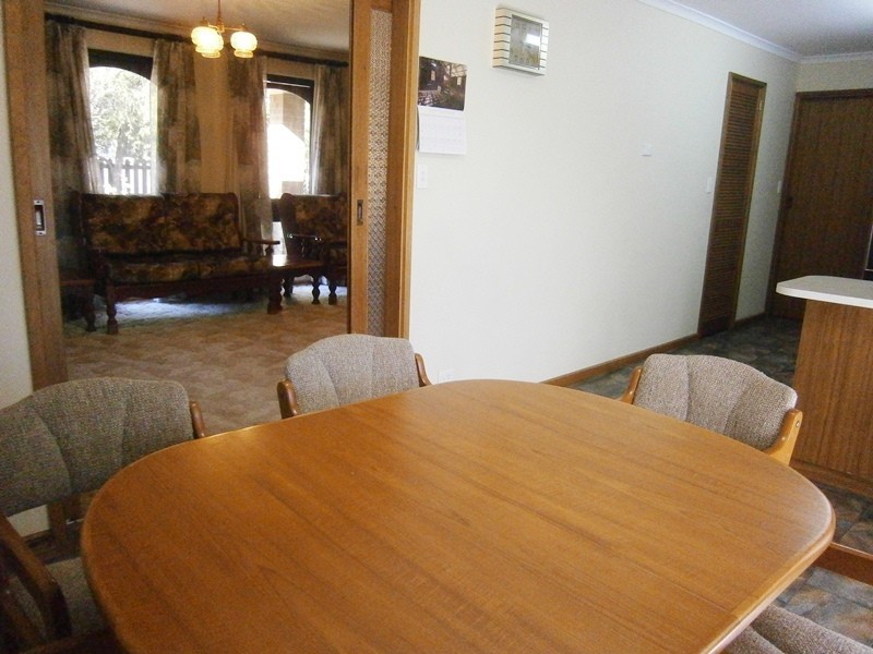 8 Civic Avenue, Waikerie SA 5330