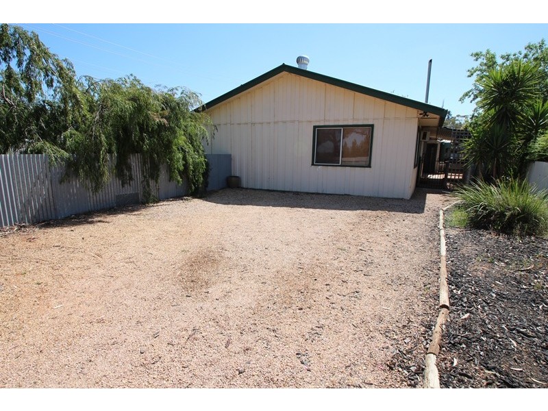 2 Murray Street, Paringa SA 5340