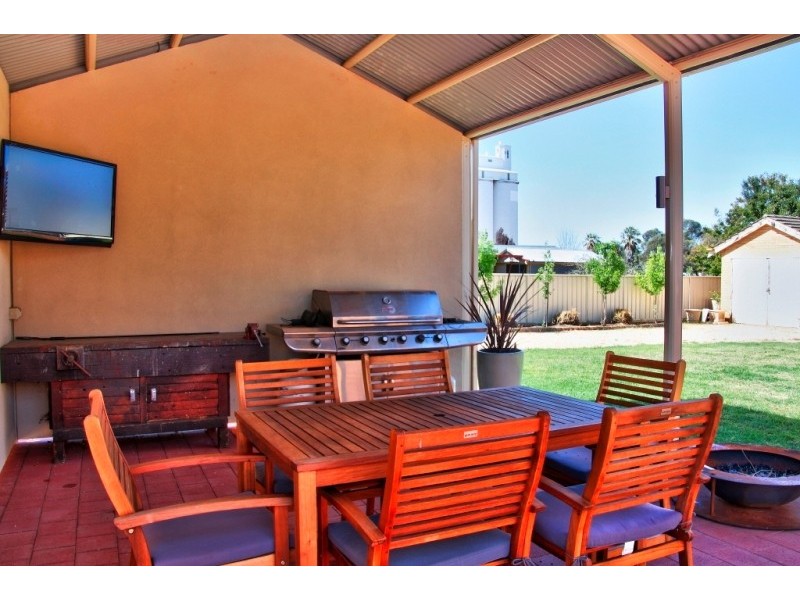 16 Rudolph Street, Loxton SA 5333
