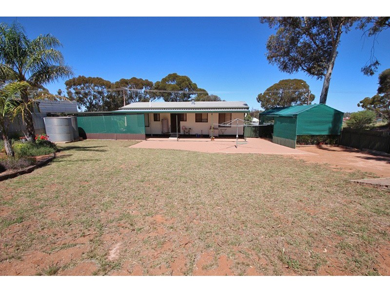 27 Railway Terrace, Paringa SA 5340