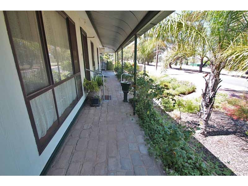 27 Railway Terrace, Paringa SA 5340