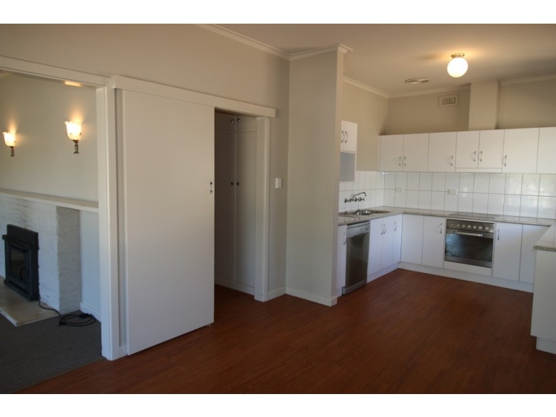 8 Wodonga Ave, Loxton SA 5333