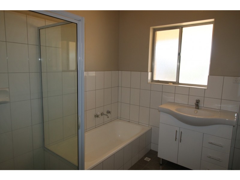 8 Wodonga Ave, Loxton SA 5333