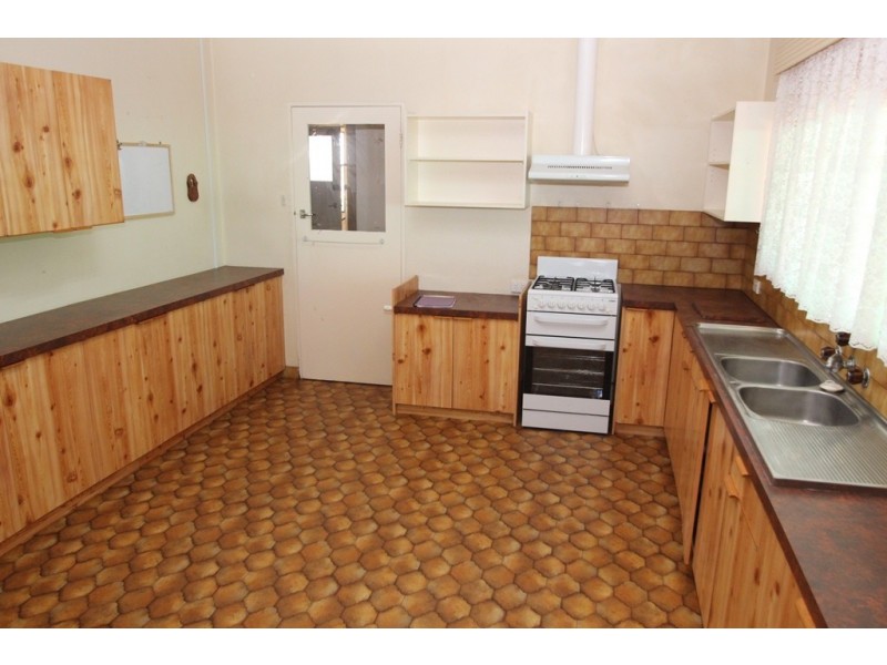 8 Cornwall Street, Berri SA 5343