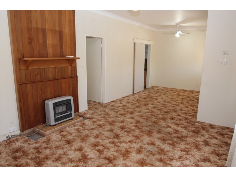 8 Cornwall Street, Berri SA 5343