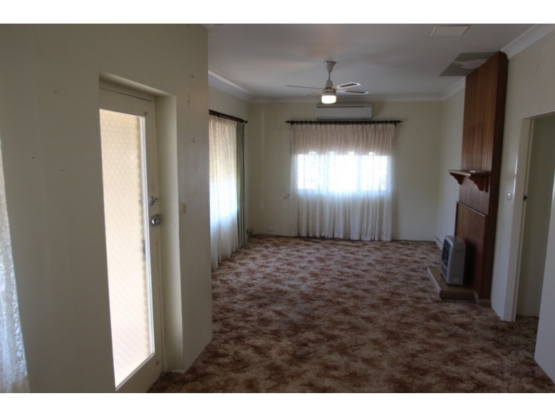 8 Cornwall Street, Berri SA 5343