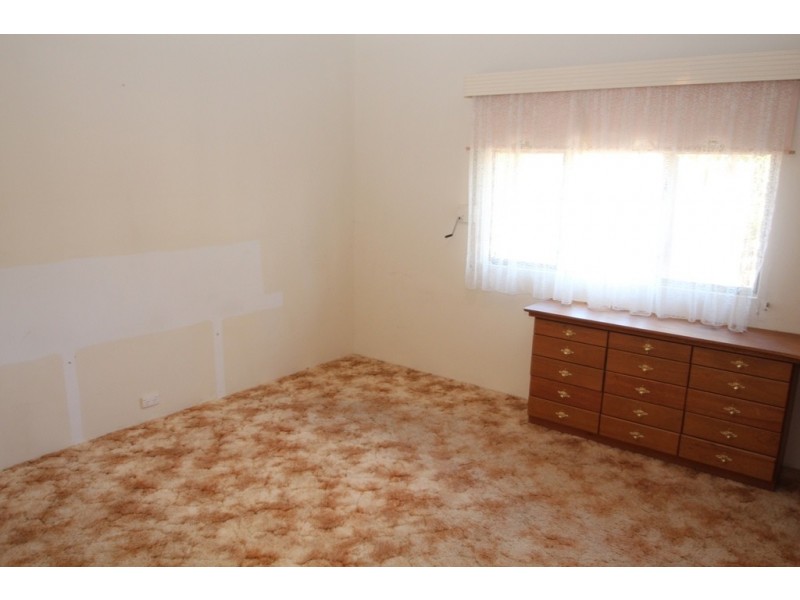 8 Cornwall Street, Berri SA 5343