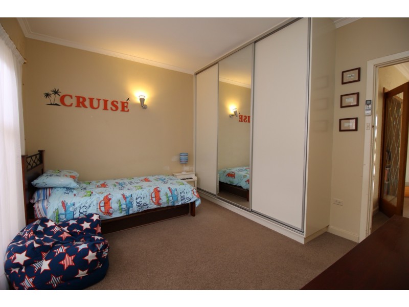 6 McMillan Street, Loxton SA 5333