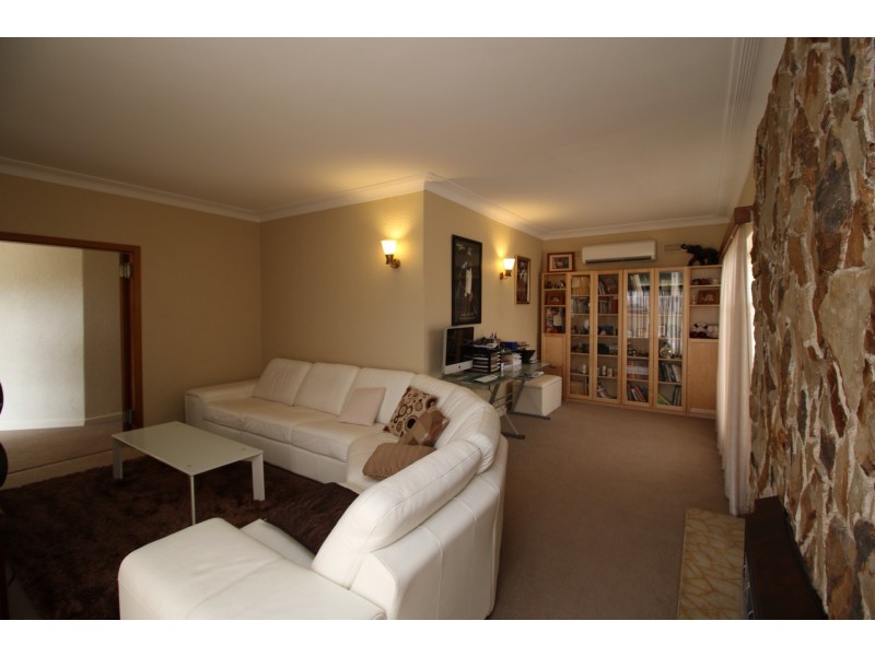 6 McMillan Street, Loxton SA 5333