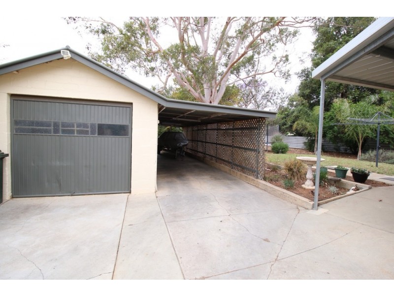 6 McMillan Street, Loxton SA 5333