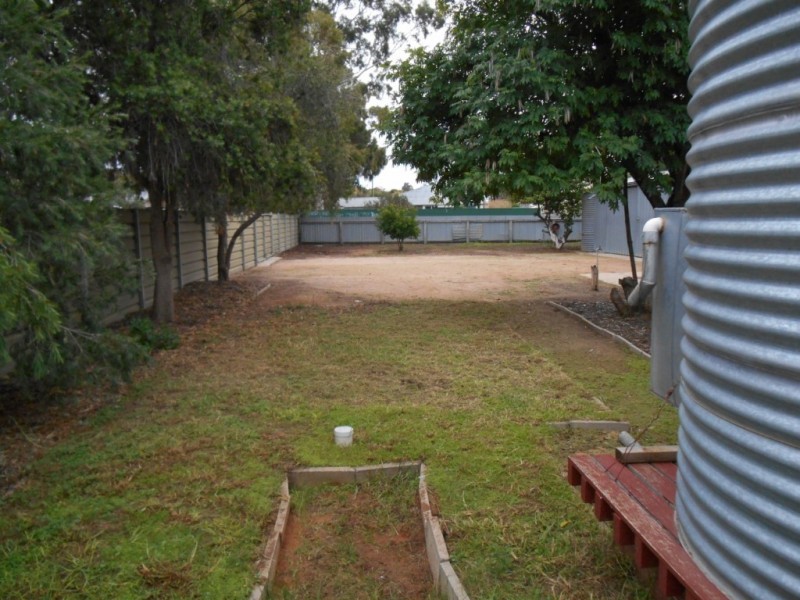 27 Gilbert Street, Berri SA 5343