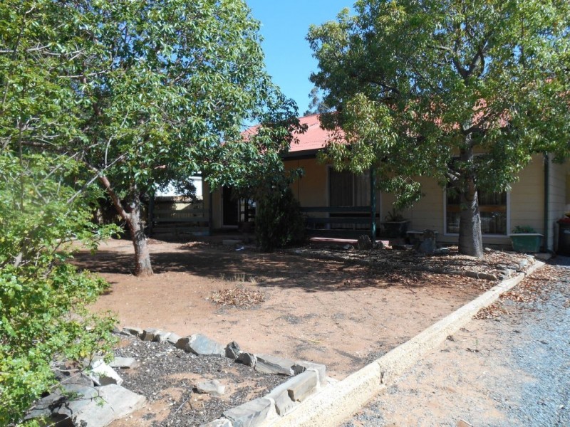 4 Waltham Street, Berri SA 5343