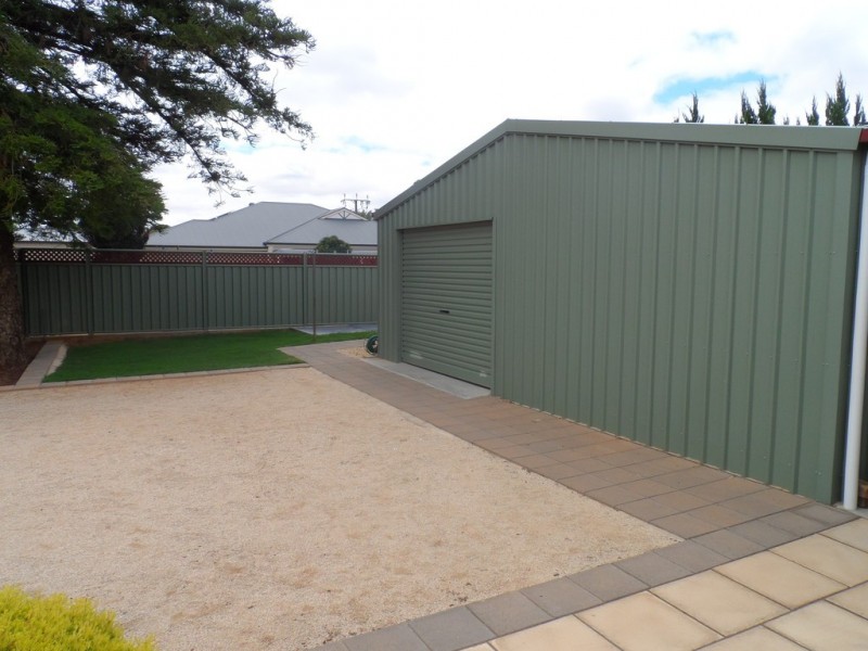 1 Crocker Crescent, Loxton SA 5333