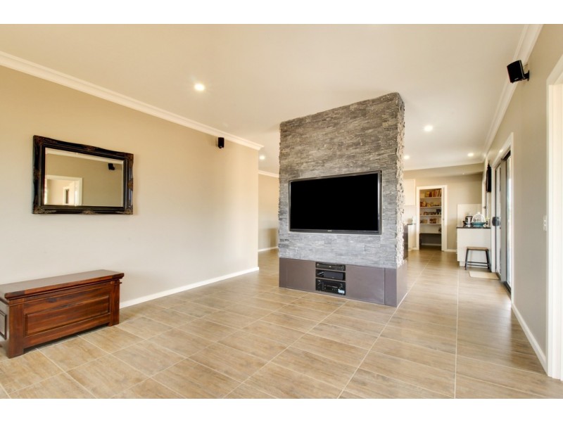 90 Gurney Road, Loxton SA 5333