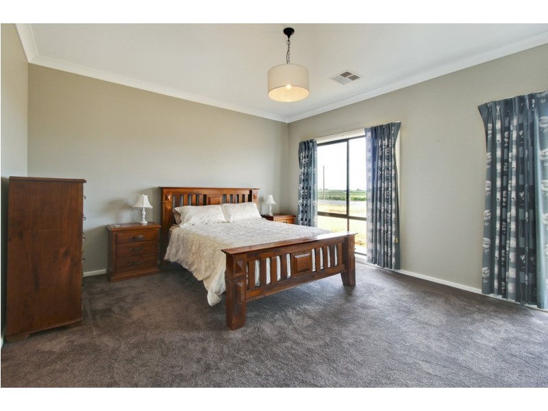 90 Gurney Road, Loxton SA 5333