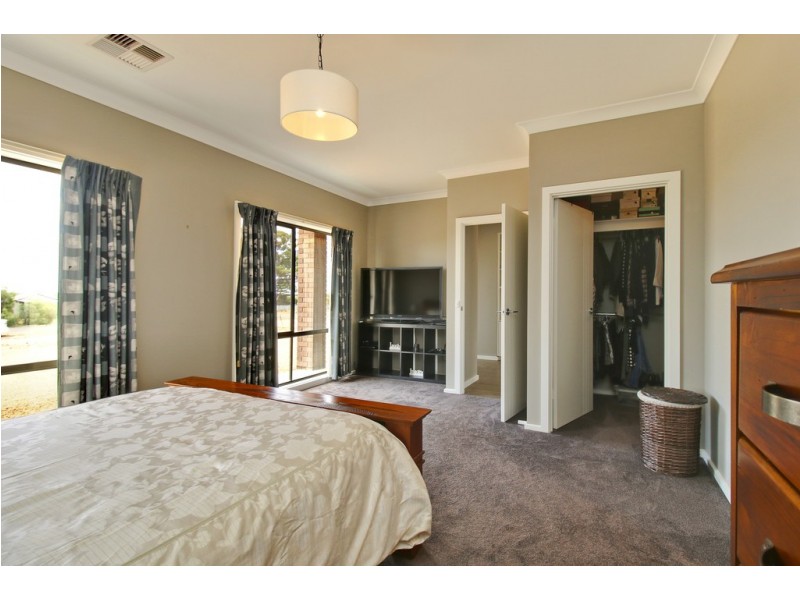 90 Gurney Road, Loxton SA 5333