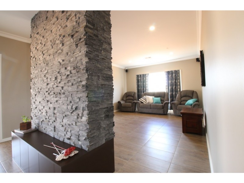 90 Gurney Road, Loxton SA 5333