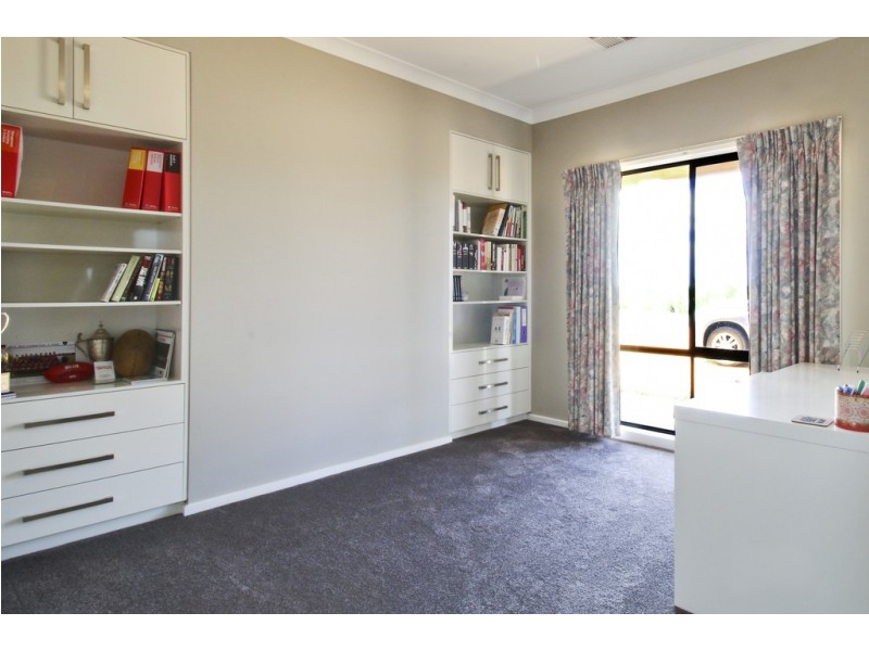 90 Gurney Road, Loxton SA 5333