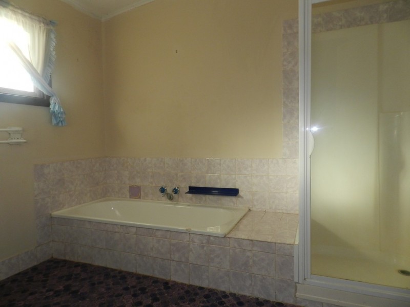 4 Waltham Street, Berri SA 5343