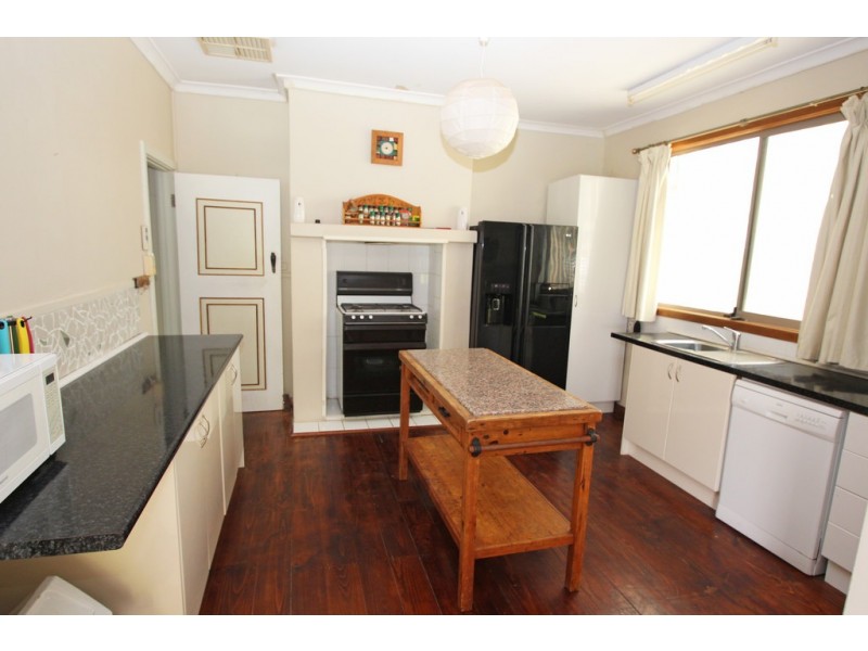 42 Etiwanda Street, Renmark SA 5341