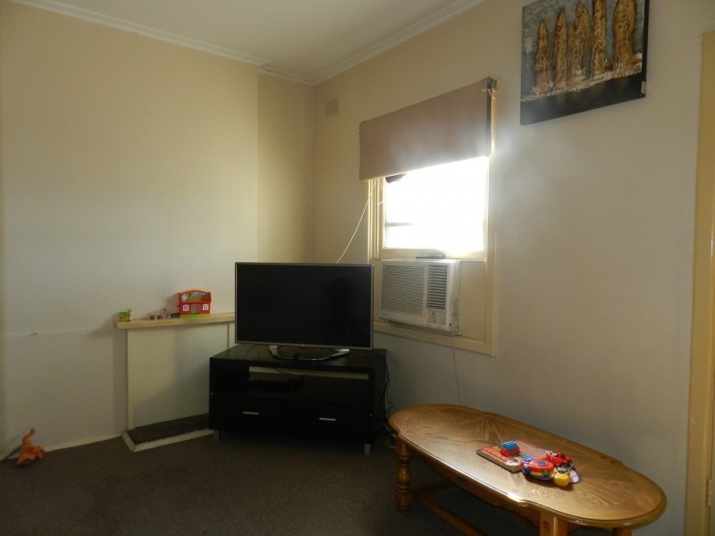 17 Trenaman Crescent, Berri SA 5343