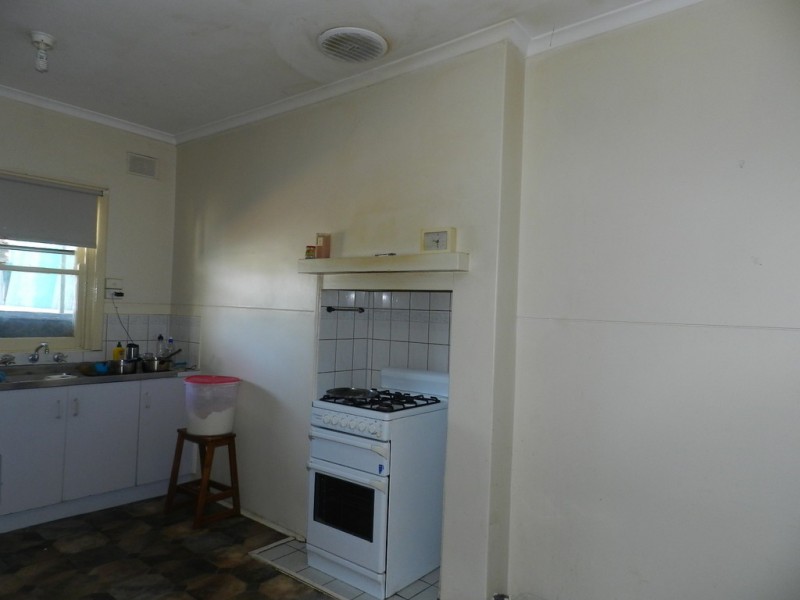 17 Trenaman Crescent, Berri SA 5343