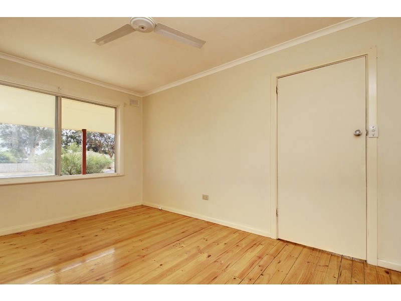 10 Barker Street, Loxton SA 5333
