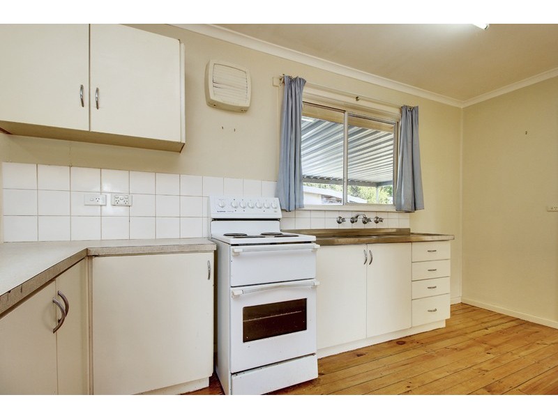 10 Barker Street, Loxton SA 5333