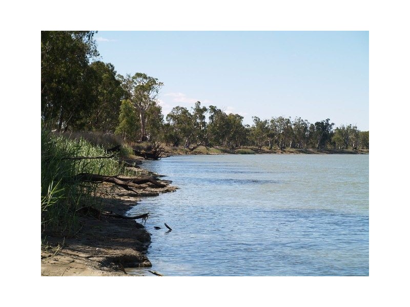 54 and 56 Murraylands Road, Blanchetown SA 5357