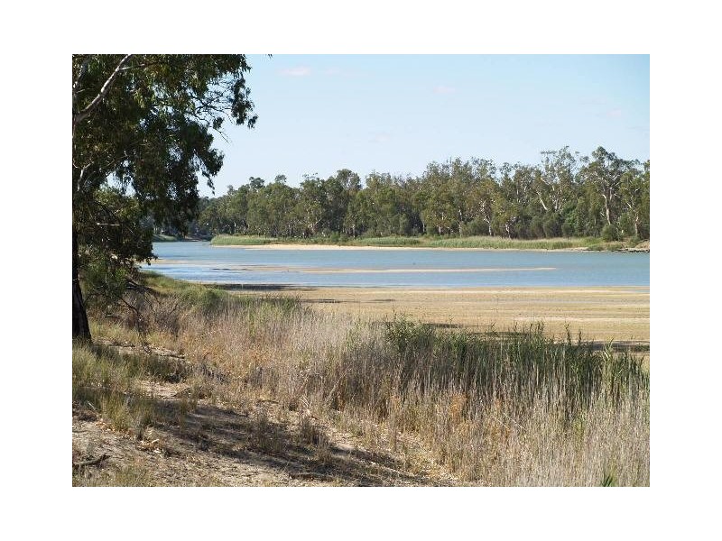 54 and 56 Murraylands Road, Blanchetown SA 5357