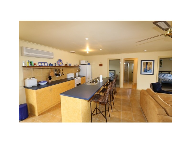24 Helbig Drive, Blanchetown SA 5357