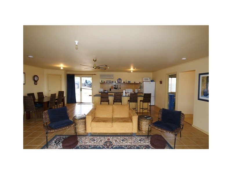 24 Helbig Drive, Blanchetown SA 5357