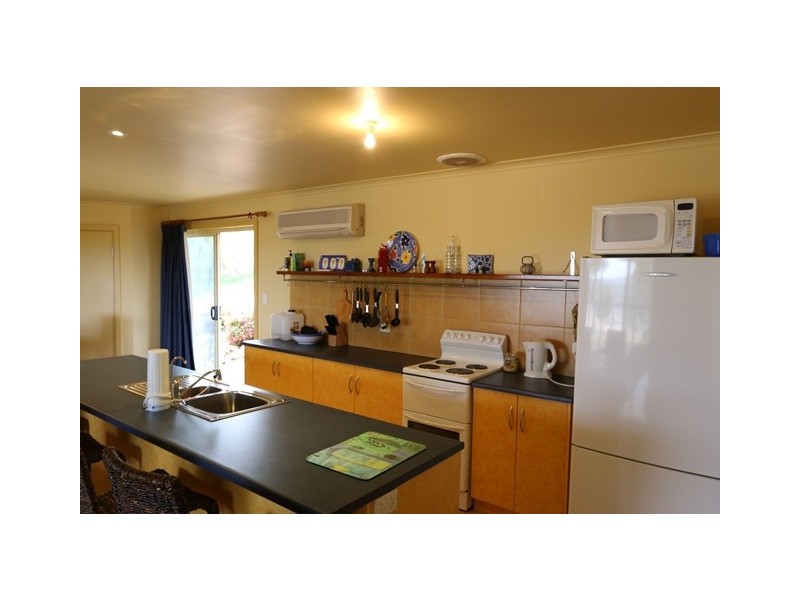 24 Helbig Drive, Blanchetown SA 5357