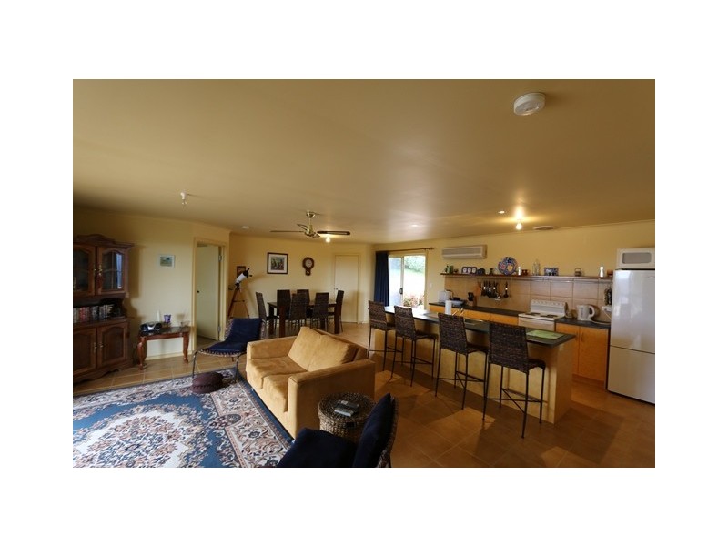 24 Helbig Drive, Blanchetown SA 5357
