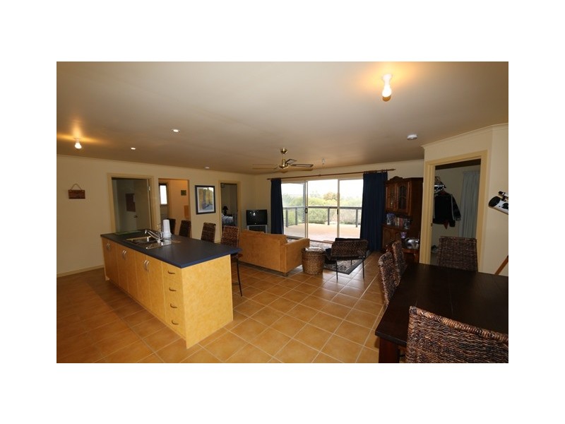 24 Helbig Drive, Blanchetown SA 5357