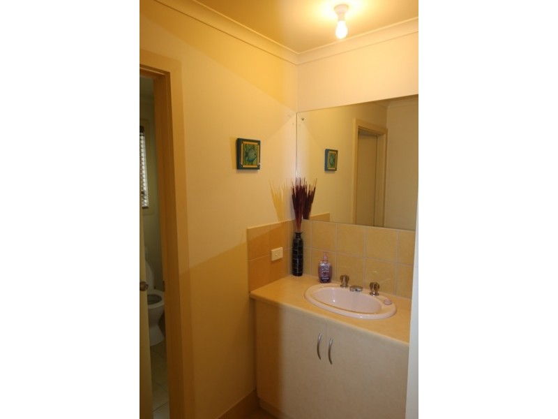 24 Helbig Drive, Blanchetown SA 5357