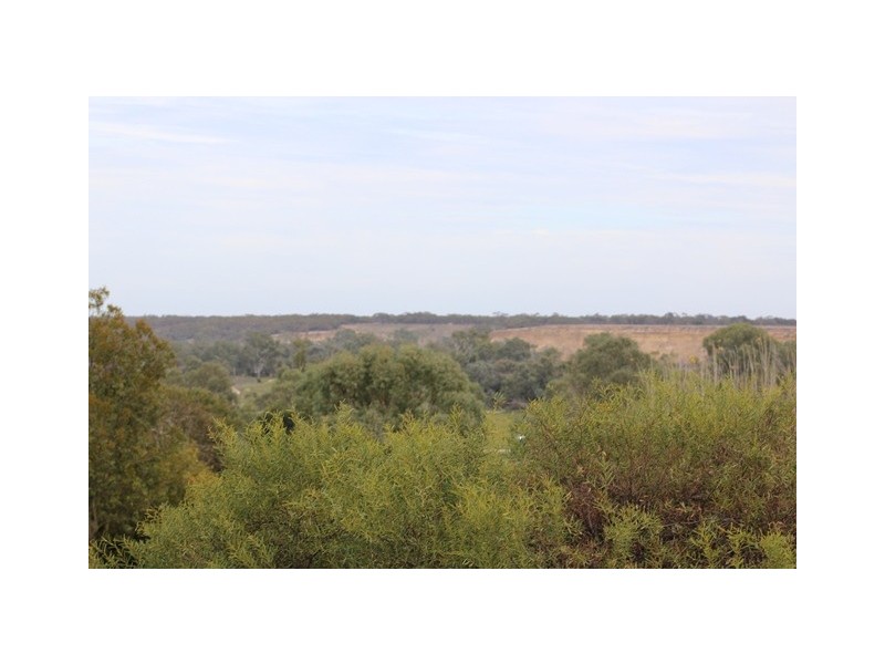 24 Helbig Drive, Blanchetown SA 5357