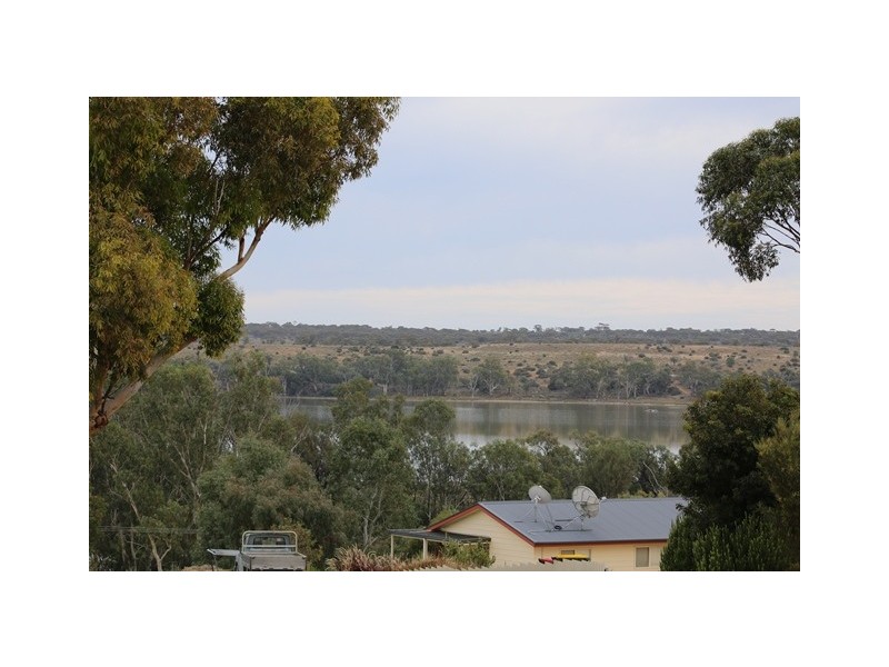 24 Helbig Drive, Blanchetown SA 5357