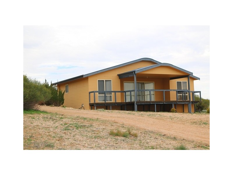 24 Helbig Drive, Blanchetown SA 5357