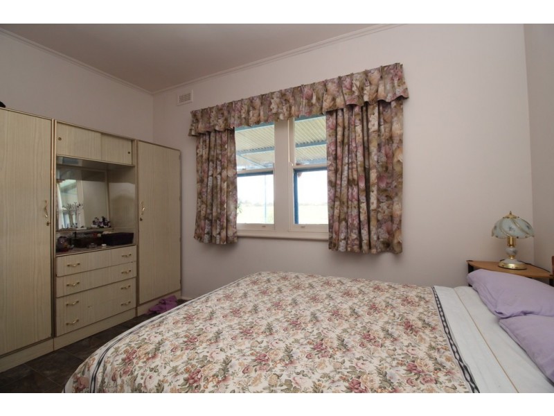 156 Badcoe Road, Loxton SA 5333