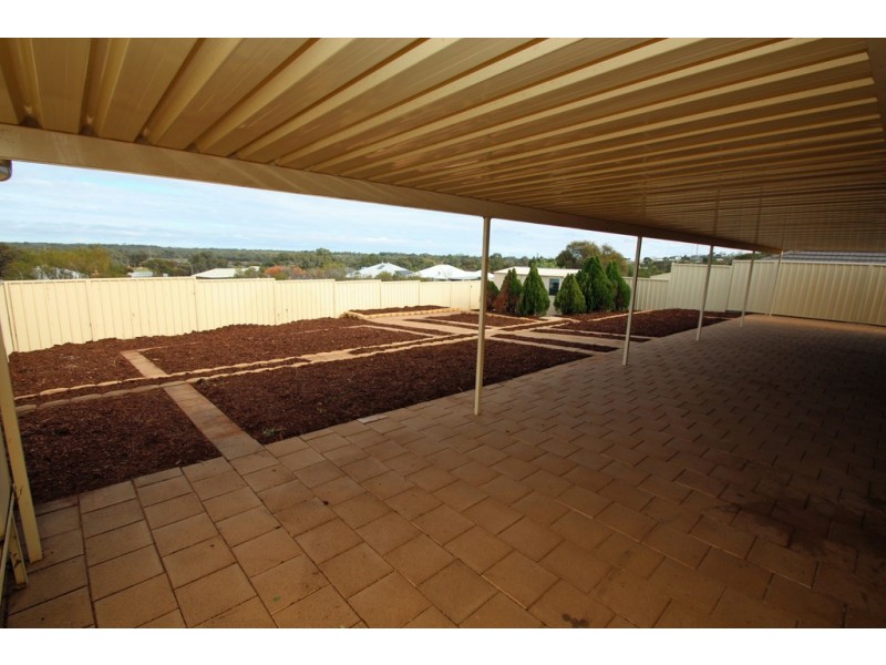 8 Eckermann Close, Paringa SA 5340