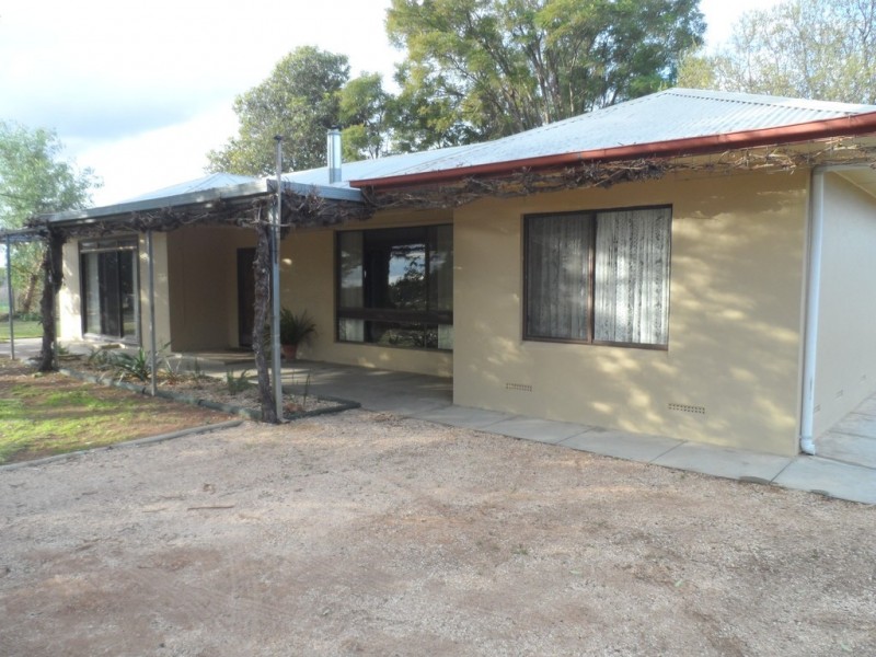 408 Balfour Ogilvy Avenue, Loxton SA 5333