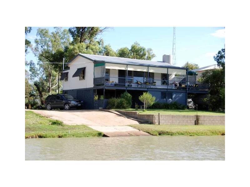 31 Pelican Point Road, Morgan SA 5320