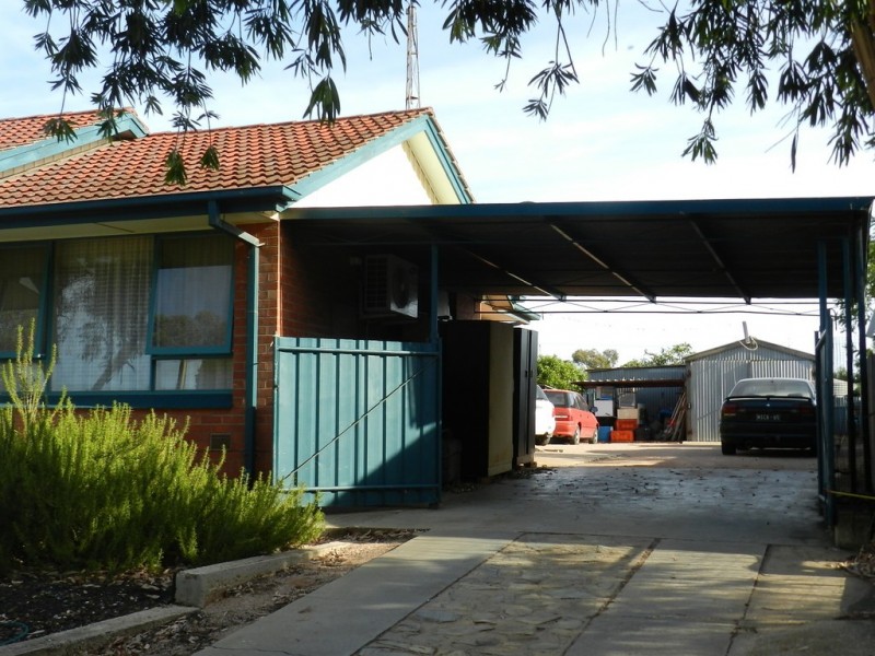 13 Roberts Street, Berri SA 5343
