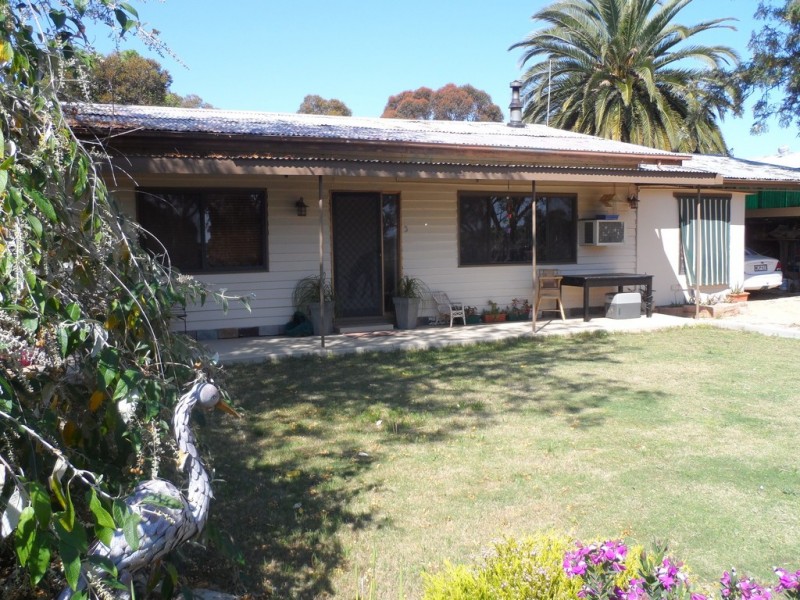 3 Borneo Street, Loxton SA 5333