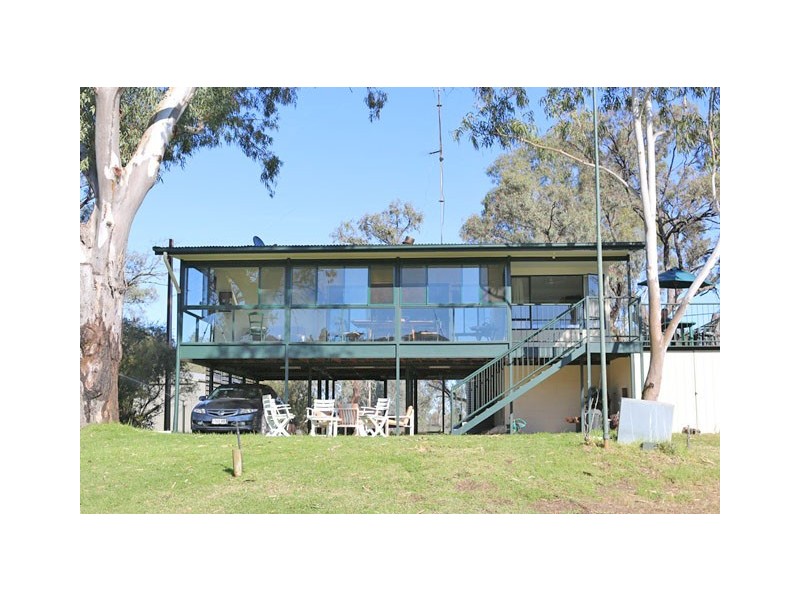 16 Pelican Point Road, Morgan SA 5320