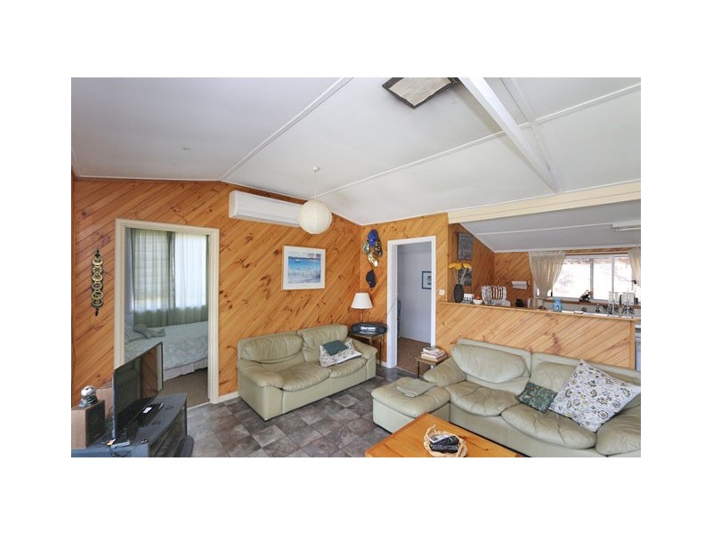 16 Pelican Point Road, Morgan SA 5320