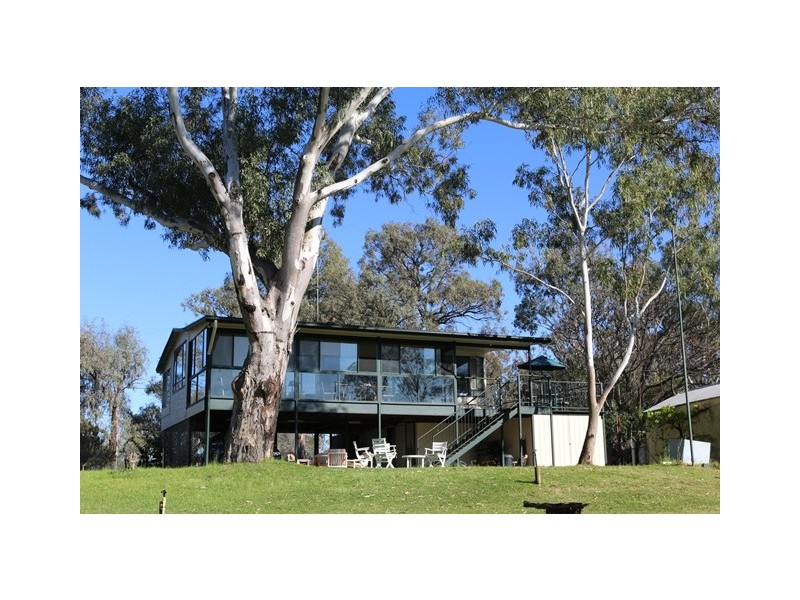 16 Pelican Point Road, Morgan SA 5320