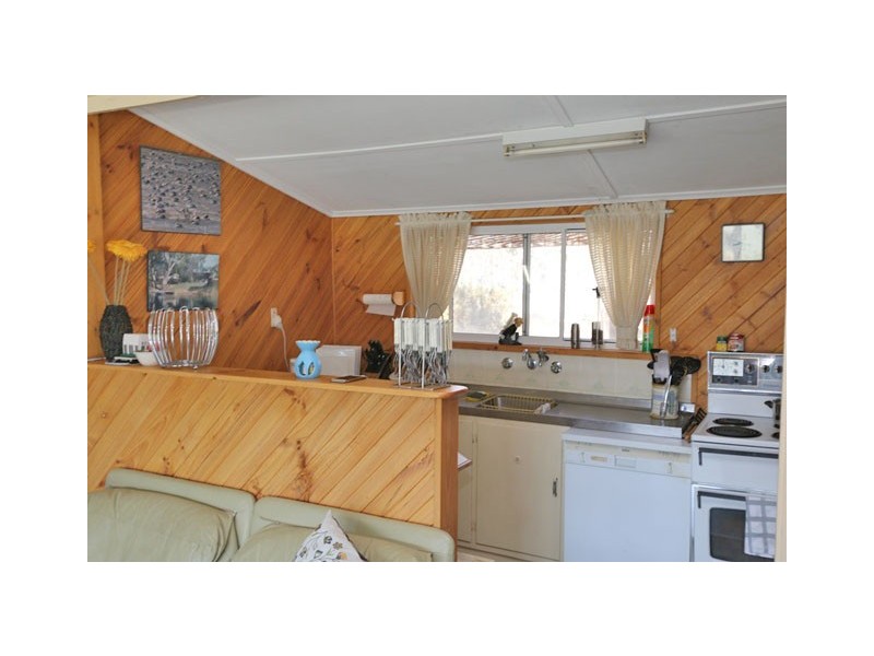 16 Pelican Point Road, Morgan SA 5320