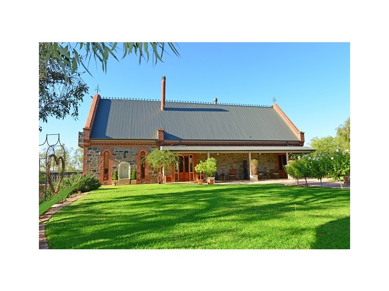 15499 Sturt Highway, Wigley Flat SA 5357